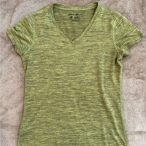 Eddie Bauer women’s Free Dry V Neck Short Sleeve Shirt small green hiking active